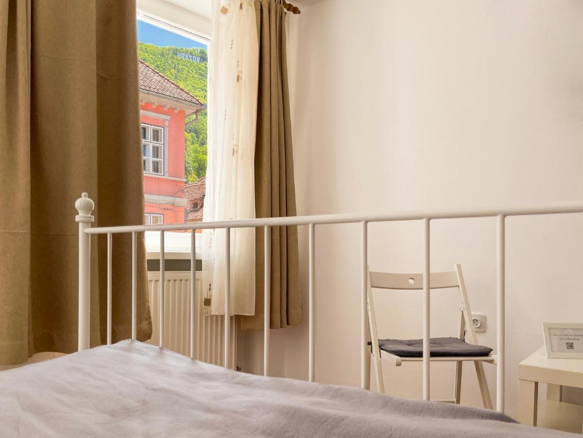 White Moon Apartment Braşov Extérieur photo