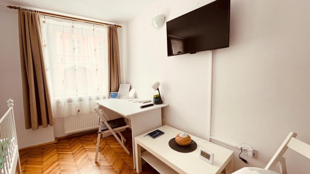 White Moon Apartment Braşov Extérieur photo