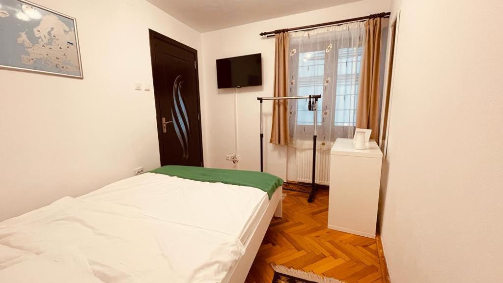 White Moon Apartment Braşov Extérieur photo